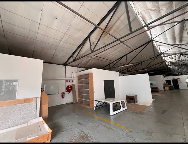 1,192M² WAREHOUSE TO LET IN SEBENZA